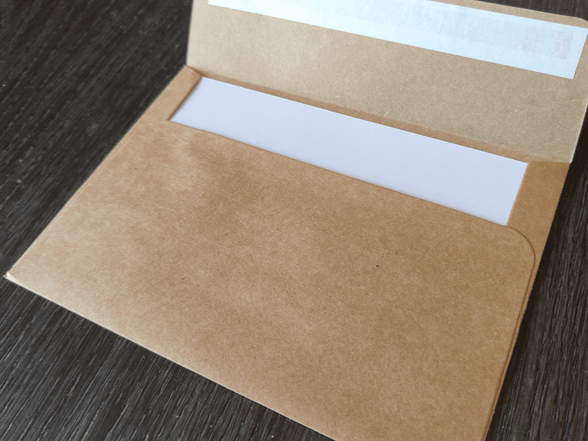 Protective mailing envelope